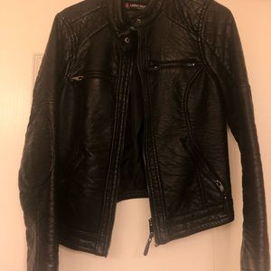 VERY NICE QUALITY leather jacket! Barely worn!!